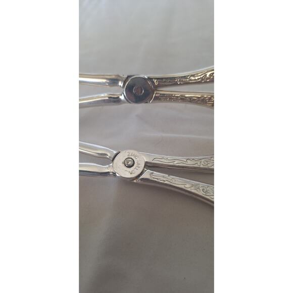 Vintage Silverplate Pastry Tongs 8.5" Ornate Floral Scroll Design - Picture 6 of 8